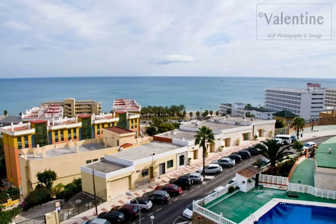 Stunning Studio.Seaview With Balcony And Pool. Daire Torremolinos
