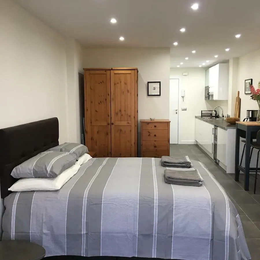 Stunning Studio.Seaview With Balcony And Pool. Daire Torremolinos İspanya