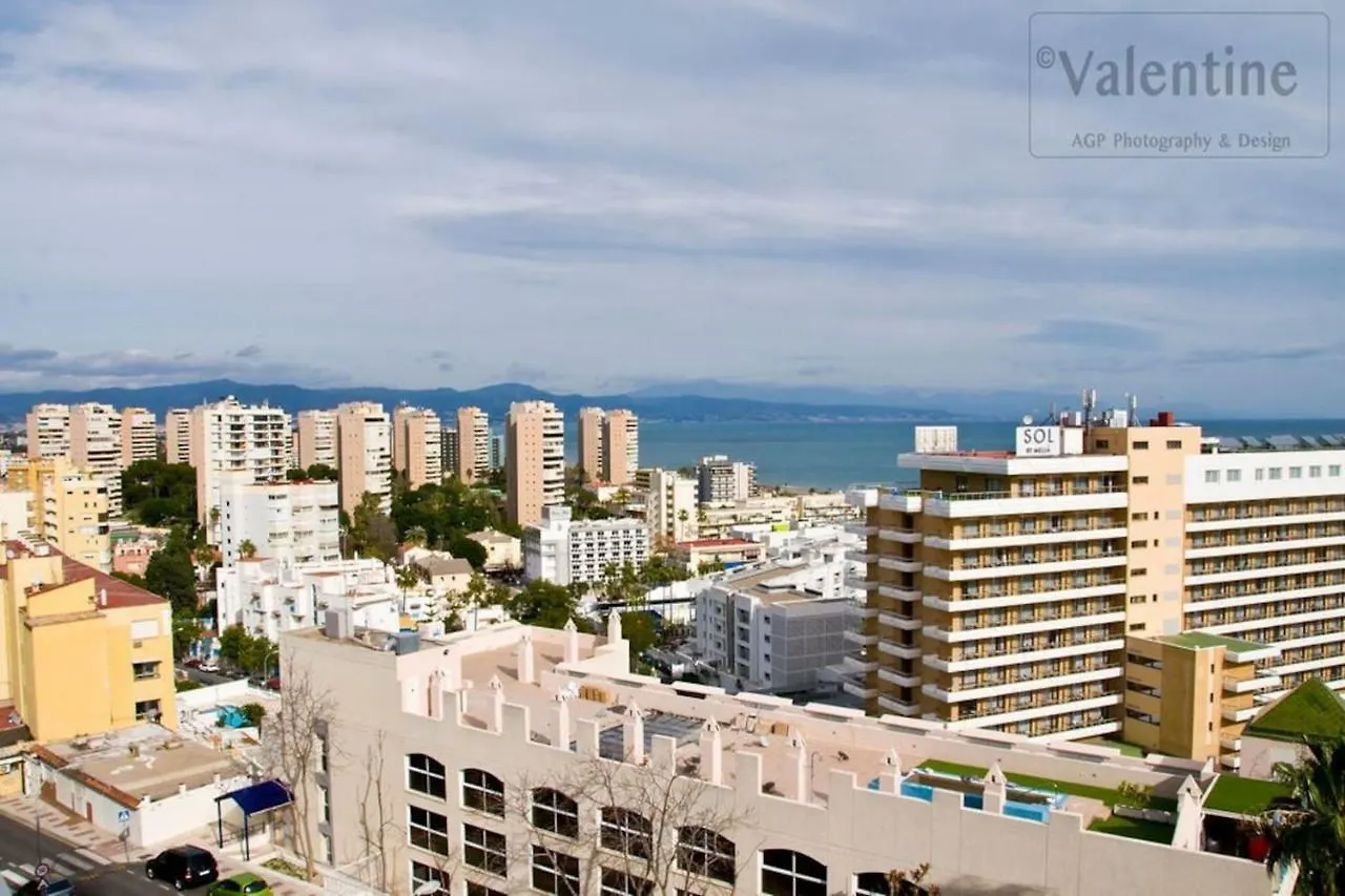 Stunning Studio.Seaview With Balcony And Pool. Daire Torremolinos